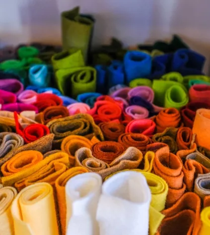 kwas octowy w przemyśle włókienniczym